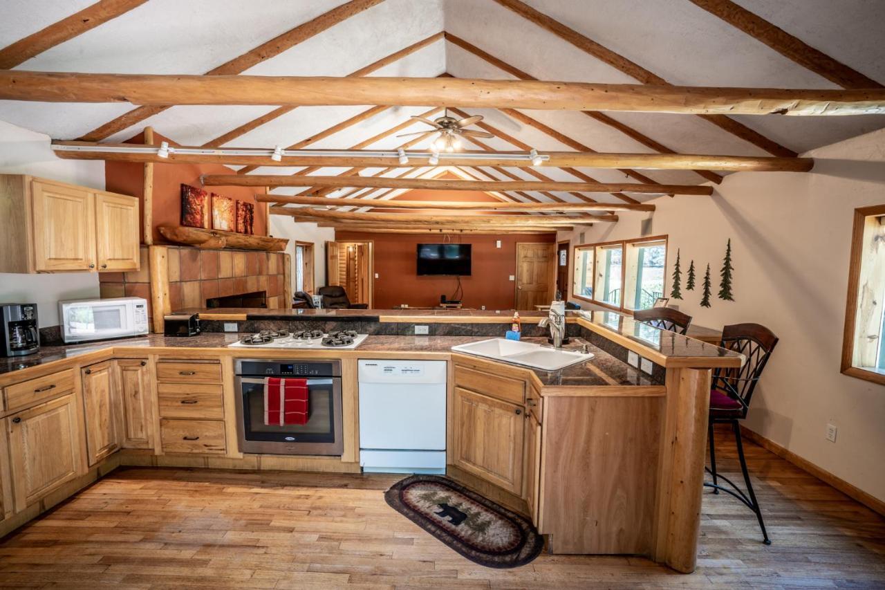 Colorado Bear Creek Cabins Эвергрин Экстерьер фото