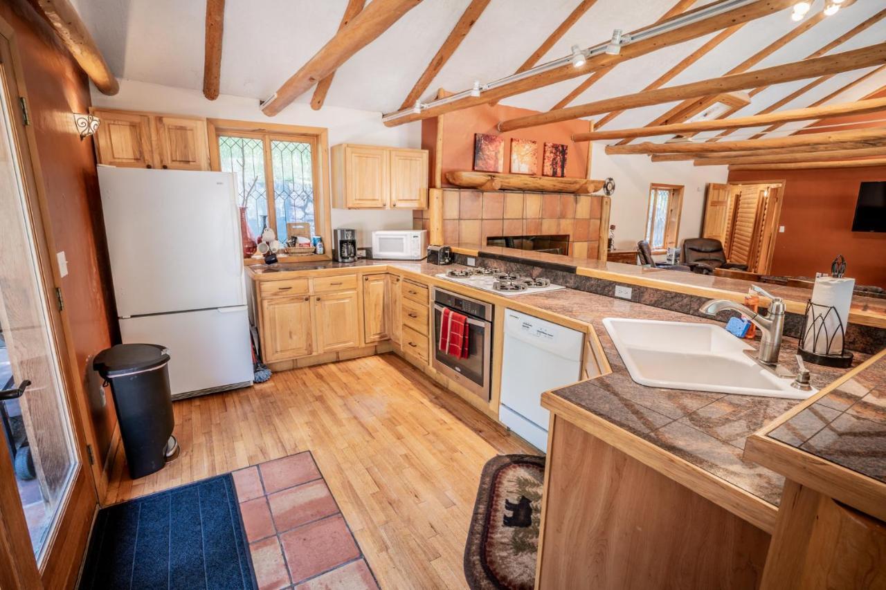 Colorado Bear Creek Cabins Эвергрин Экстерьер фото