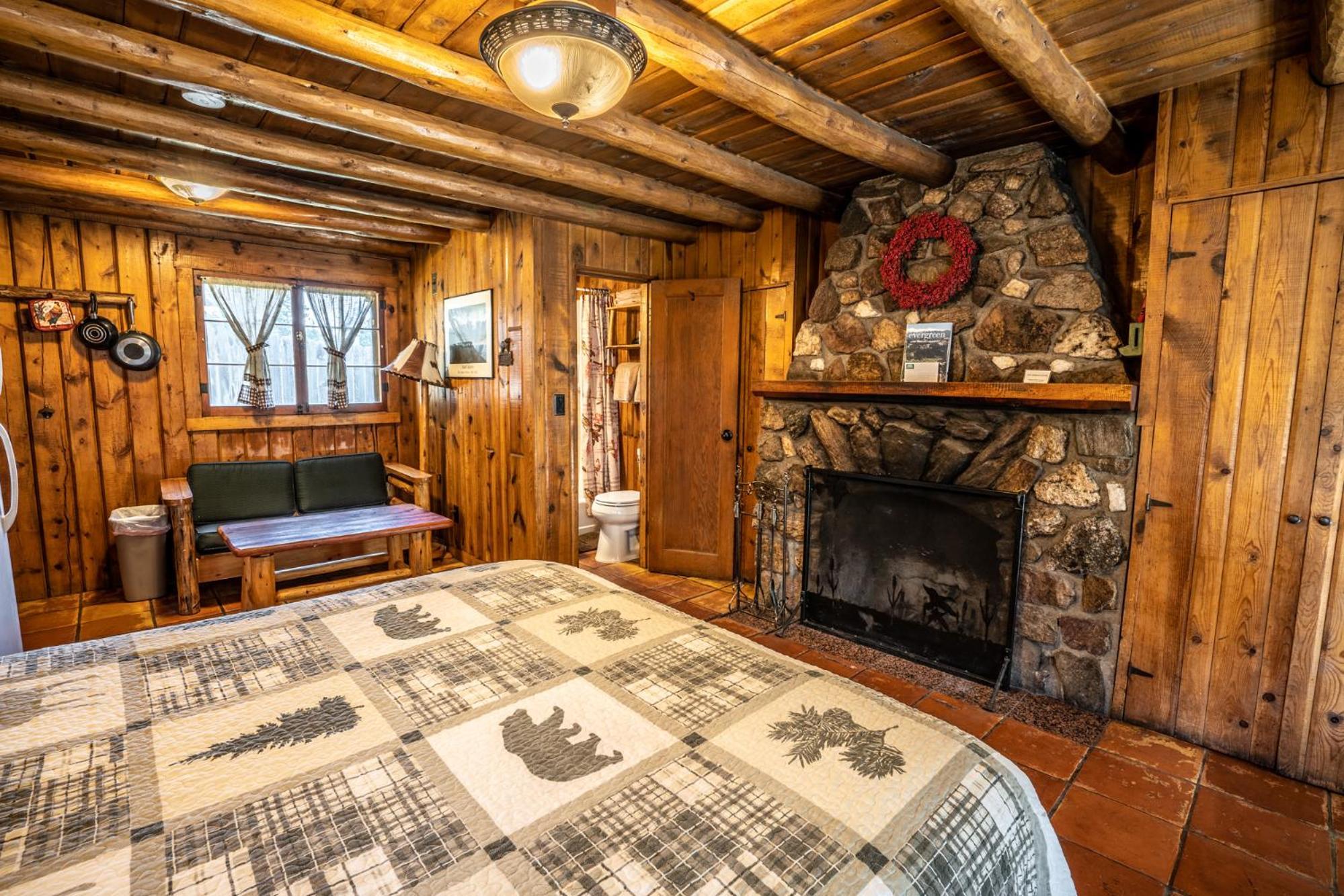 Colorado Bear Creek Cabins Эвергрин Номер фото