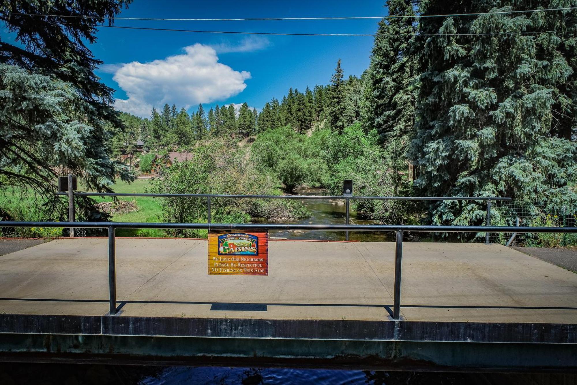 Colorado Bear Creek Cabins Эвергрин Номер фото