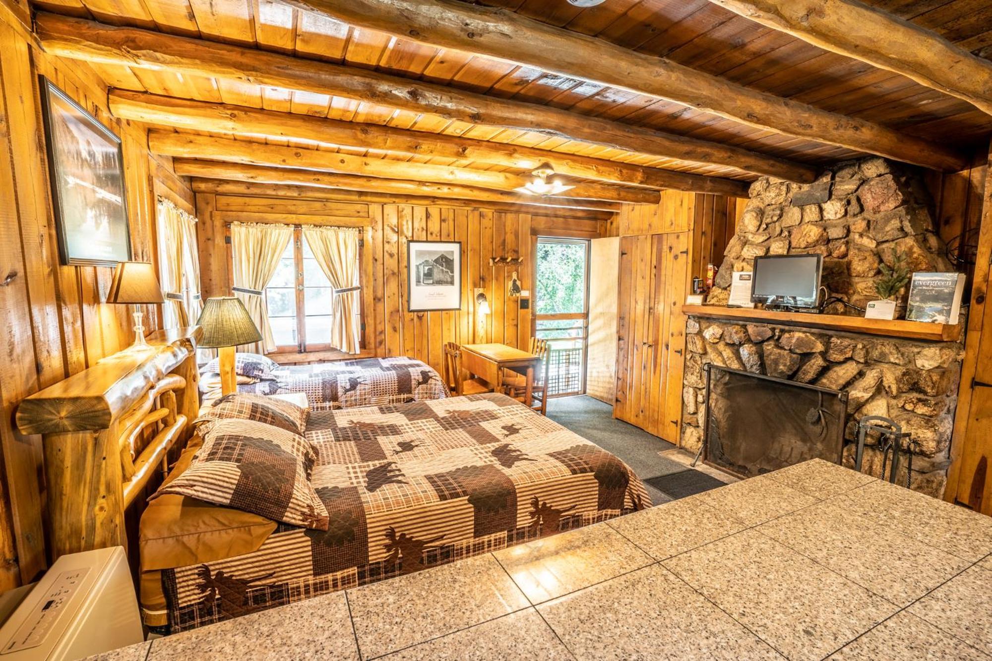 Colorado Bear Creek Cabins Эвергрин Номер фото